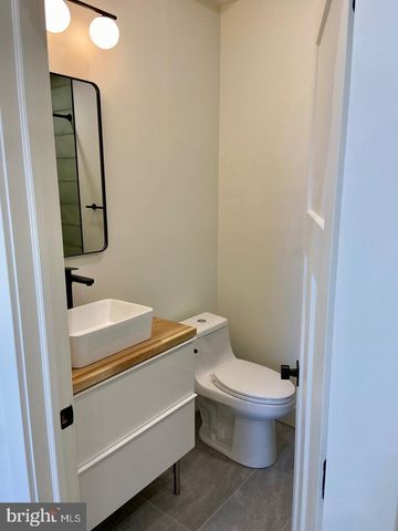 3948 LANCASTER AVE, Philadelphia, PA 19104