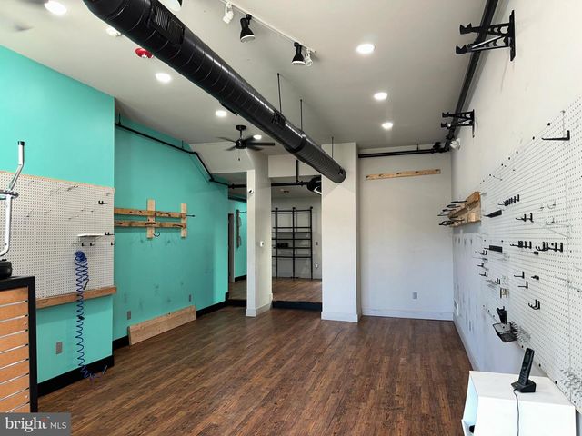 3948 LANCASTER AVE, Philadelphia, PA 19104