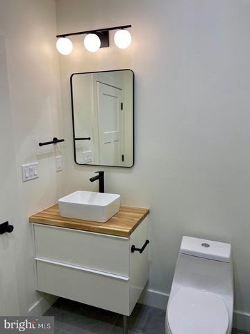 3948 LANCASTER AVE, Philadelphia, PA 19104