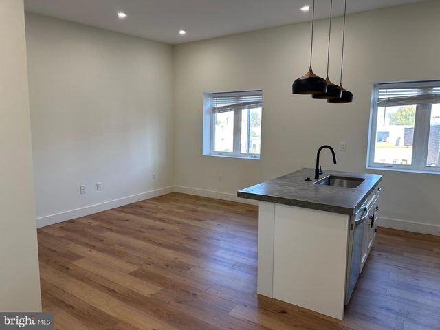 3948 LANCASTER AVE, Philadelphia, PA 19104