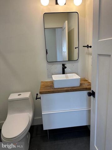 3948 LANCASTER AVE, Philadelphia, PA 19104