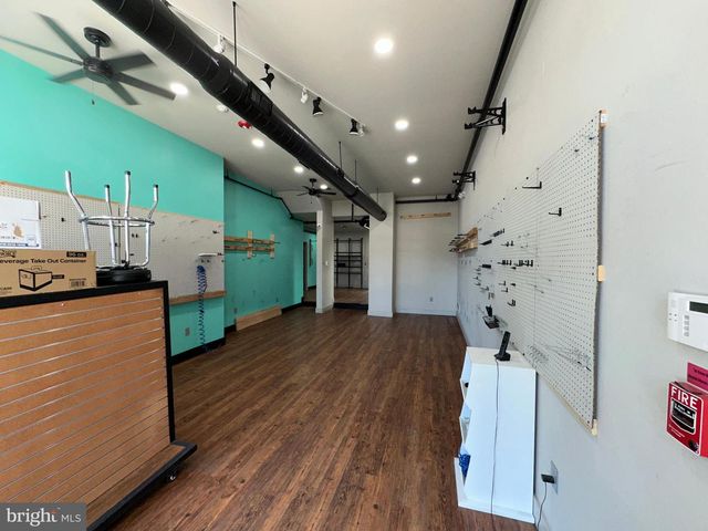 3948 LANCASTER AVE, Philadelphia, PA 19104