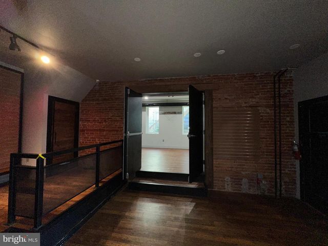 3948 LANCASTER AVE, Philadelphia, PA 19104