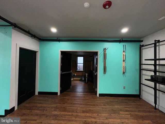 3948 LANCASTER AVE, Philadelphia, PA 19104