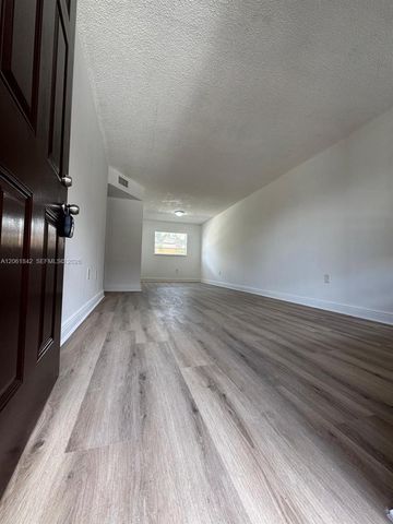 5441 W 24th Ave 36, Hialeah, FL 33016