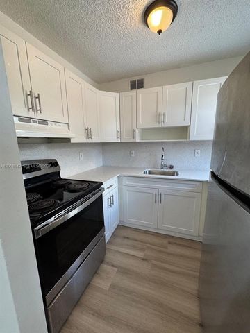 5441 W 24th Ave 36, Hialeah, FL 33016