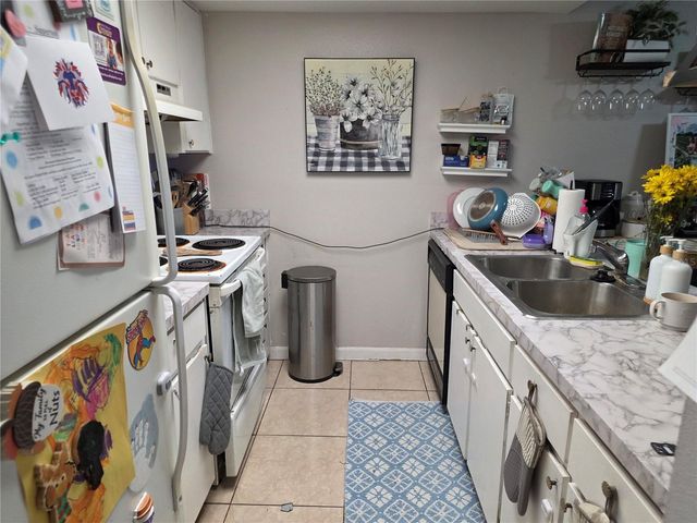 4823 W MCELROY AVENUE D211, Tampa, FL 33611