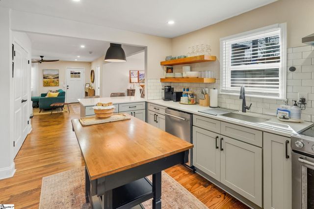 33 Essex Court, Greenville, SC 29609