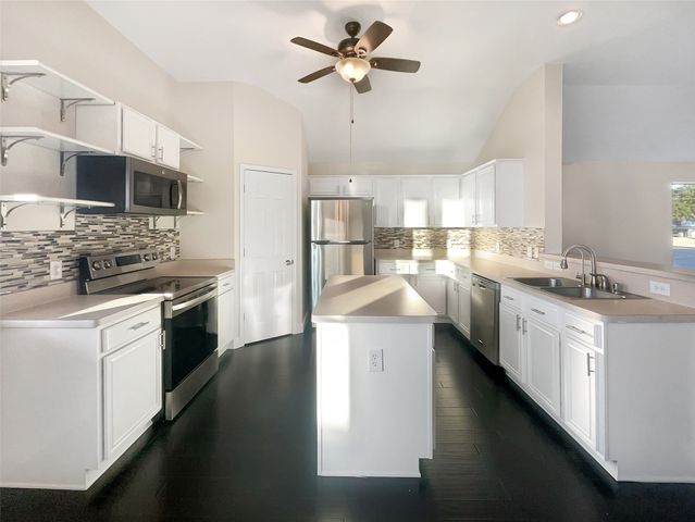 137 Meadow Ridge Drive, Anna, TX 75409