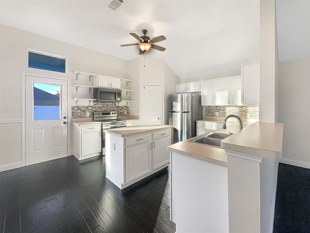 137 Meadow Ridge Drive, Anna, TX 75409