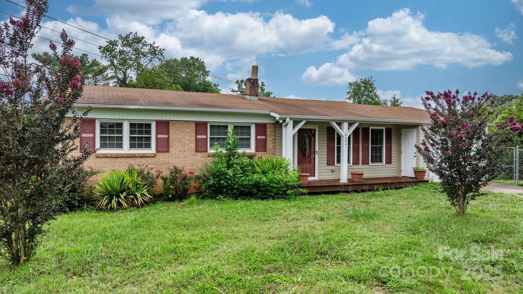 4243 Benfield Drive, Hudson, NC 28638