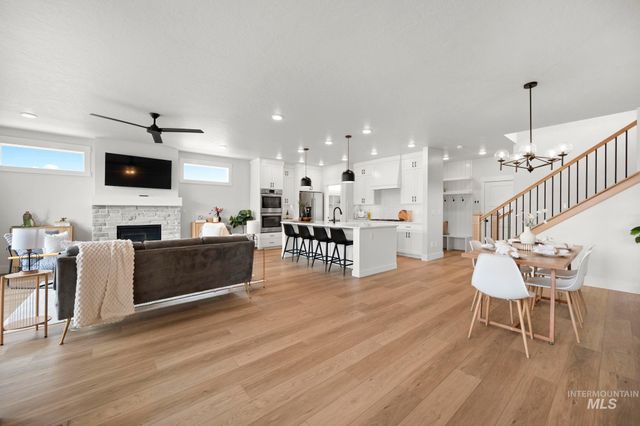 2569 S New Haven Ln, Boise, ID 83716