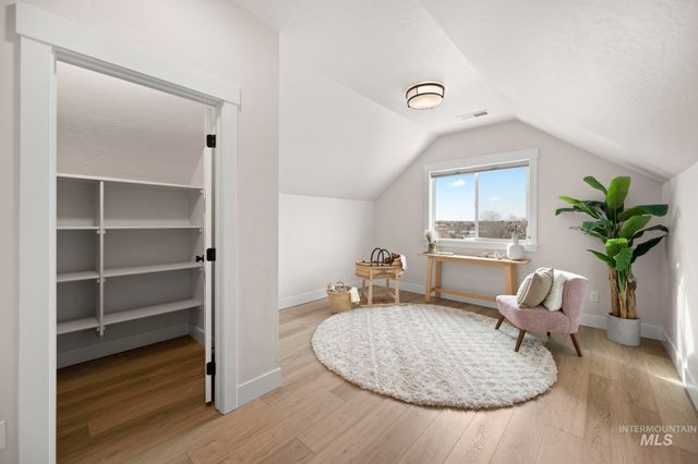 2569 S New Haven Ln, Boise, ID 83716