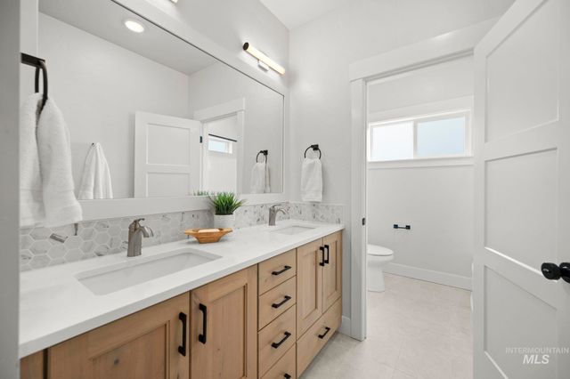 2569 S New Haven Ln, Boise, ID 83716