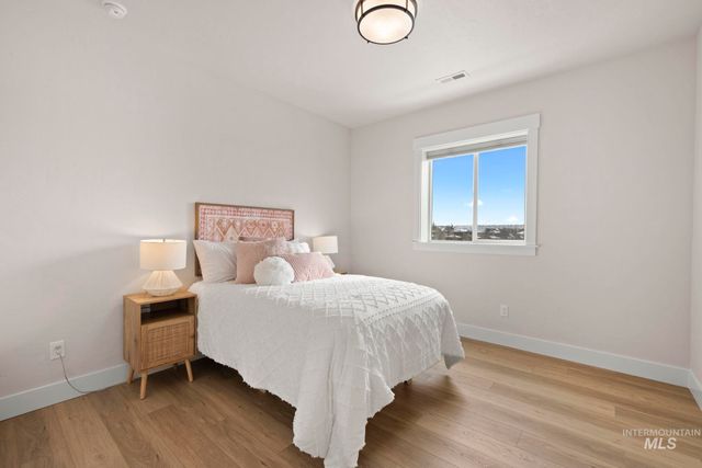 2569 S New Haven Ln, Boise, ID 83716