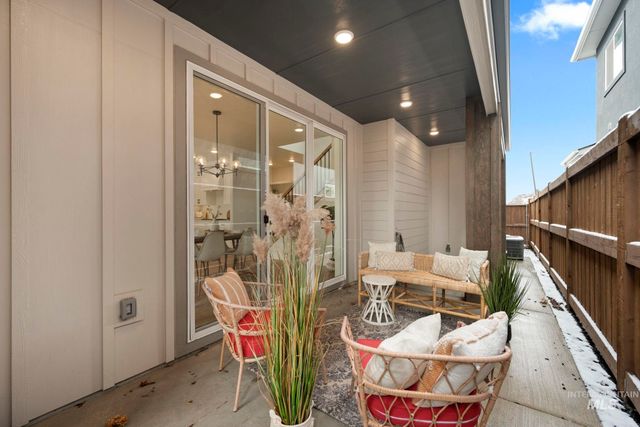 2569 S New Haven Ln, Boise, ID 83716