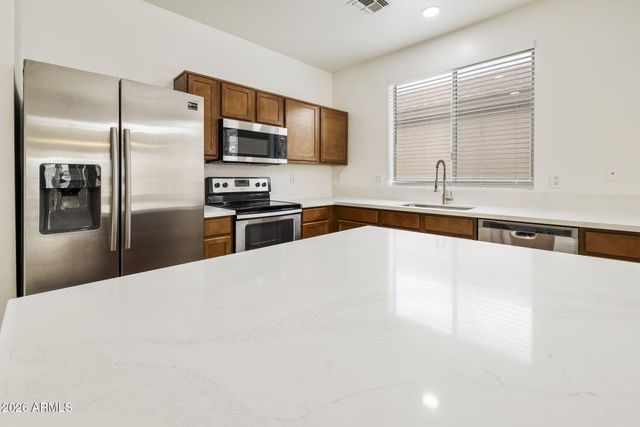 3129 W T RYAN Lane, Phoenix, AZ 85041