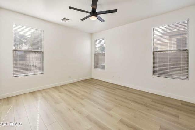 3129 W T RYAN Lane, Phoenix, AZ 85041