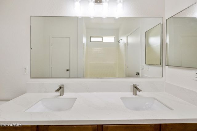 3129 W T RYAN Lane, Phoenix, AZ 85041