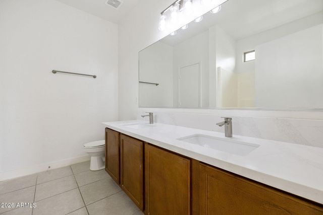 3129 W T RYAN Lane, Phoenix, AZ 85041