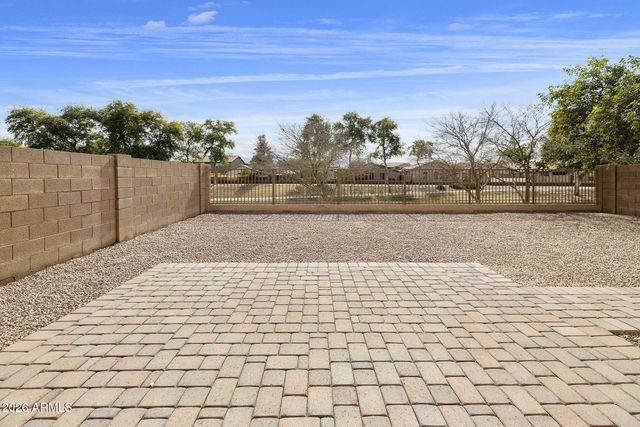 3129 W T RYAN Lane, Phoenix, AZ 85041