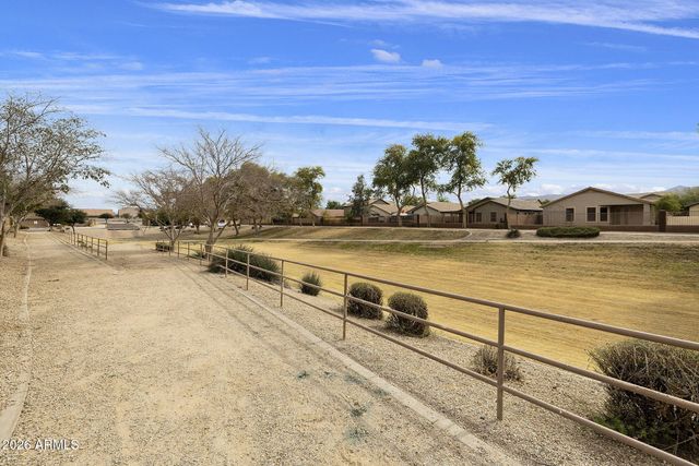 3129 W T RYAN Lane, Phoenix, AZ 85041