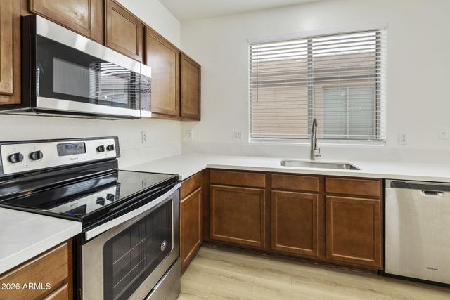 3129 W T RYAN Lane, Phoenix, AZ 85041