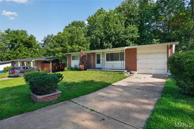 10365 Nashua Drive, St Louis, MO 63136