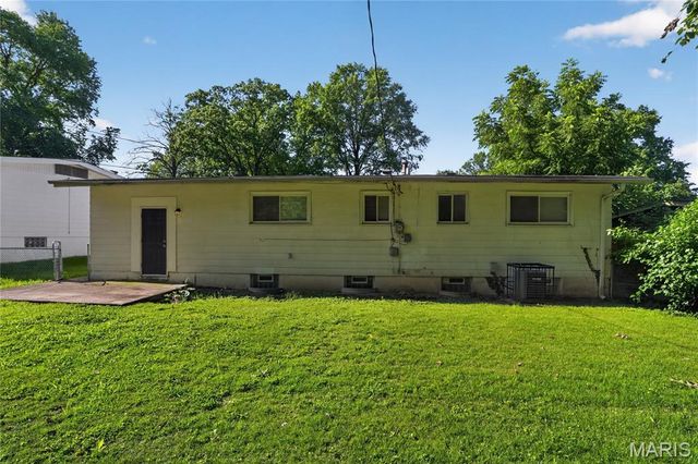 10365 Nashua Drive, St Louis, MO 63136