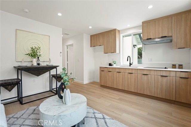 5308 S Victoria, Los Angeles, CA 90043