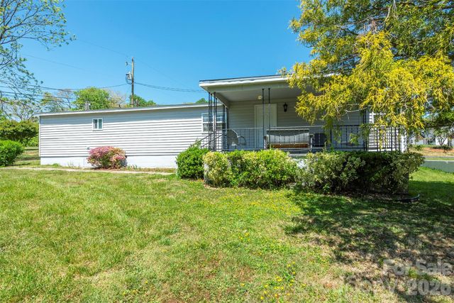 28 Brooks Cove Road, Black Mountain, NC 28711