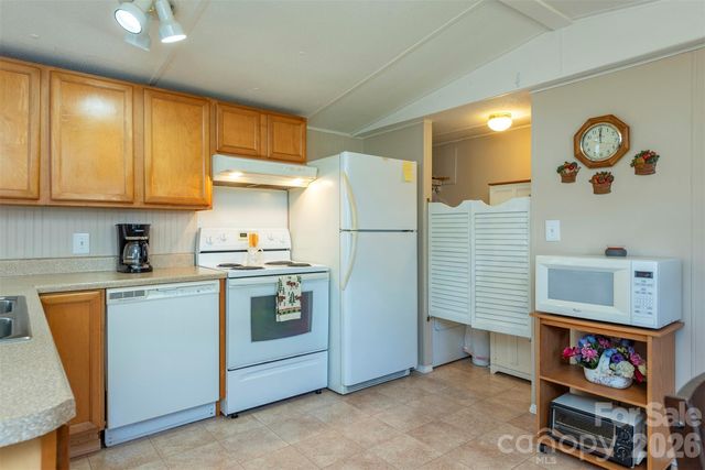 28 Brooks Cove Road, Black Mountain, NC 28711