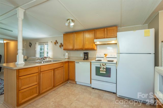 28 Brooks Cove Road, Black Mountain, NC 28711