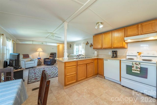 28 Brooks Cove Road, Black Mountain, NC 28711