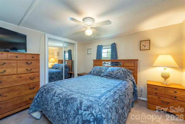 28 Brooks Cove Road, Black Mountain, NC 28711