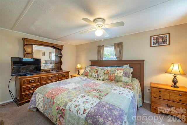 28 Brooks Cove Road, Black Mountain, NC 28711