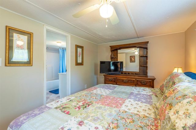 28 Brooks Cove Road, Black Mountain, NC 28711
