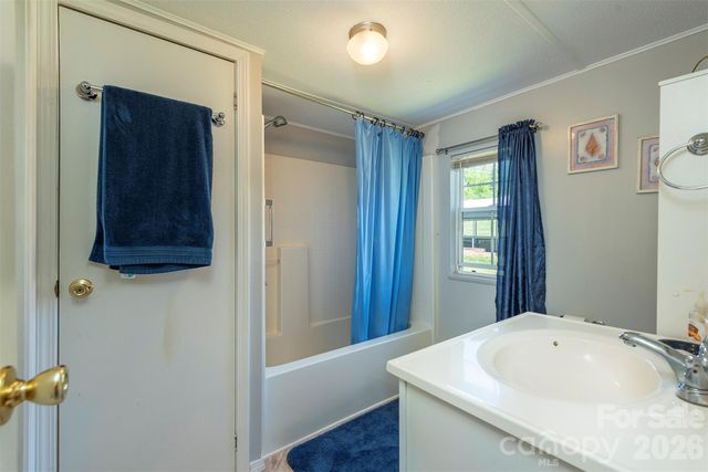28 Brooks Cove Road, Black Mountain, NC 28711
