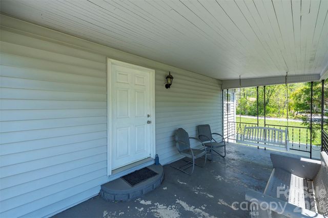 28 Brooks Cove Road, Black Mountain, NC 28711