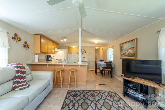 28 Brooks Cove Road, Black Mountain, NC 28711