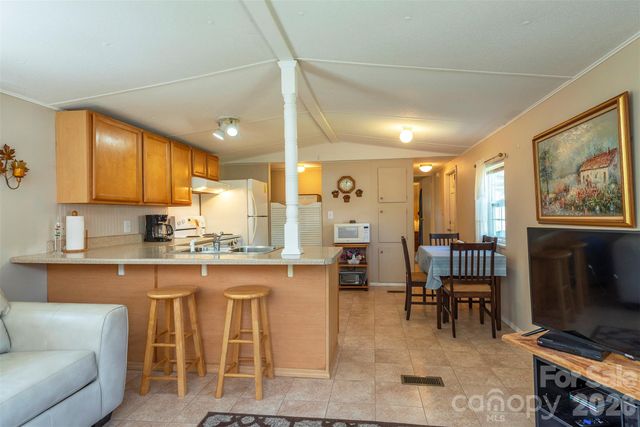 28 Brooks Cove Road, Black Mountain, NC 28711