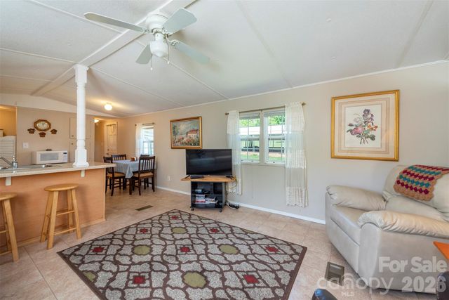 28 Brooks Cove Road, Black Mountain, NC 28711