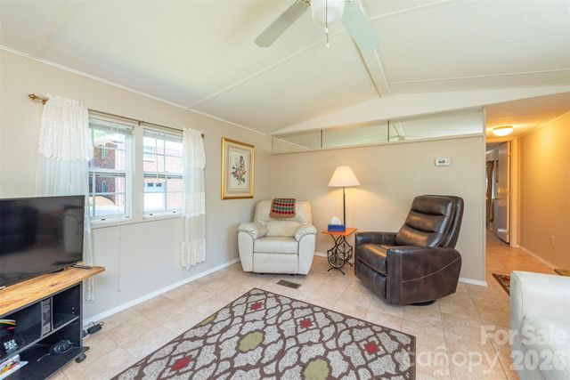 28 Brooks Cove Road, Black Mountain, NC 28711