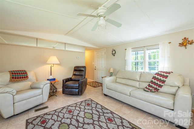 28 Brooks Cove Road, Black Mountain, NC 28711