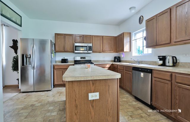 39843 Stoneywood Drive, Beach Park, IL 60083