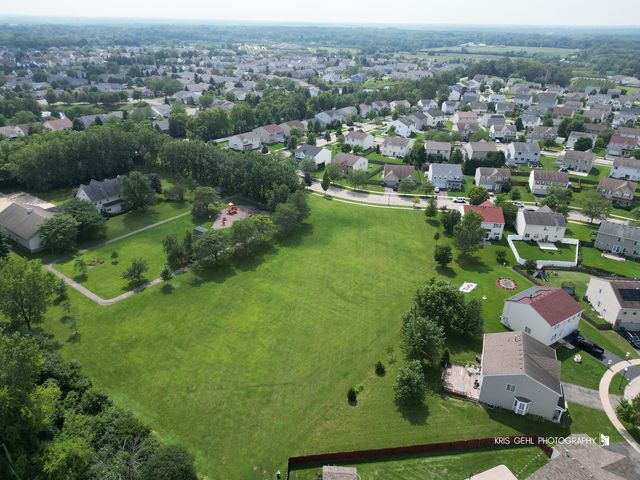 39843 Stoneywood Drive, Beach Park, IL 60083
