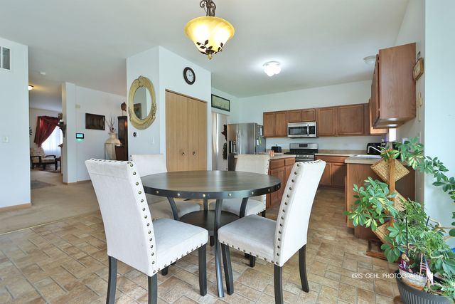 39843 Stoneywood Drive, Beach Park, IL 60083