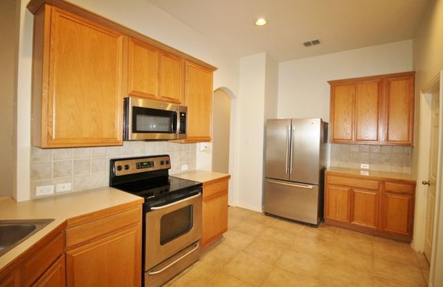 5316 Lake Gardens Drive, Grand Prairie, TX 75052