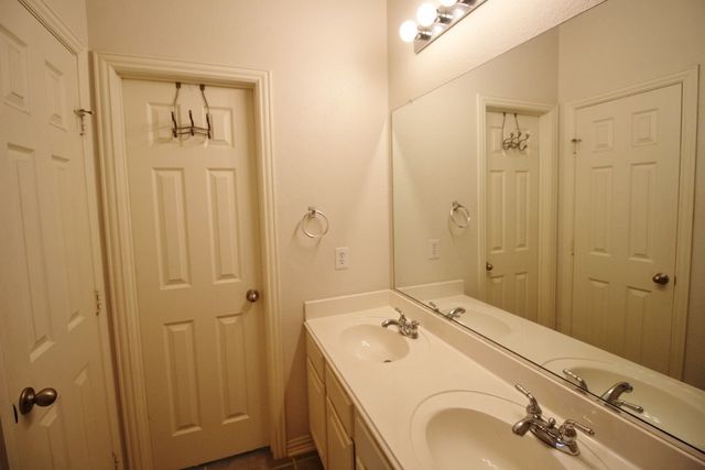 5316 Lake Gardens Drive, Grand Prairie, TX 75052