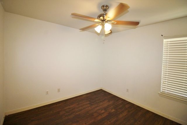 5316 Lake Gardens Drive, Grand Prairie, TX 75052